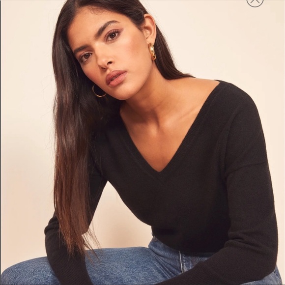 Reformation Sweaters - Reformation Sadie Black Cashmere Sweater XS